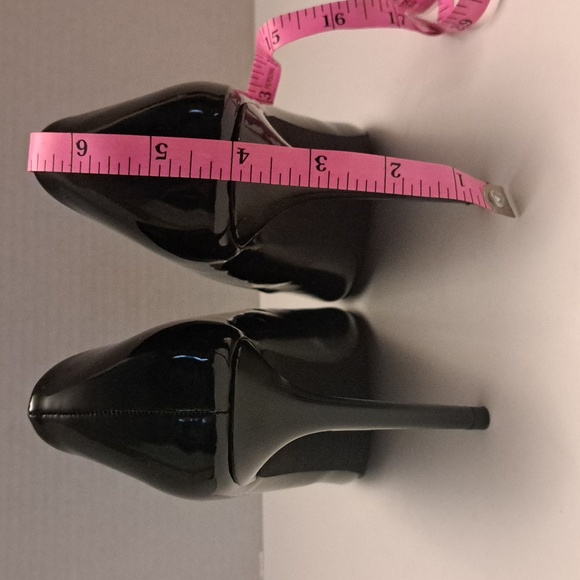 Women's classic black patton stilleto pumps. Size 7.5. - Picture 5 of 7